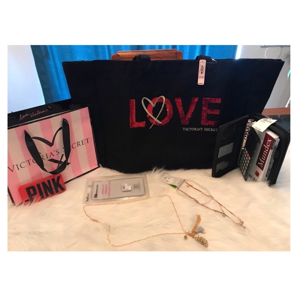 ❗️SOLD❗️Bundle of items - Picture 1 of 4